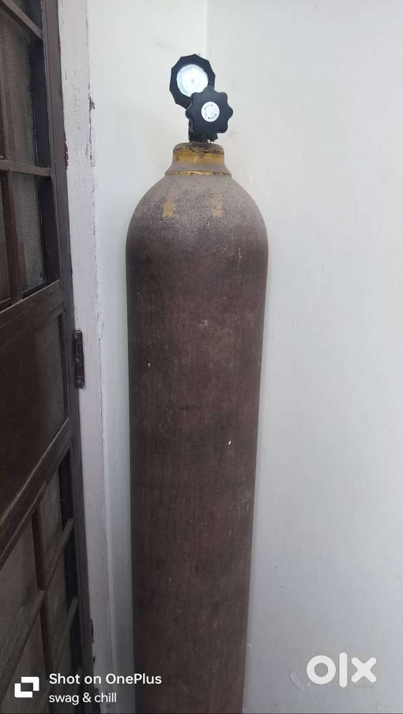Big Oxygen cylinder more than 4 feet