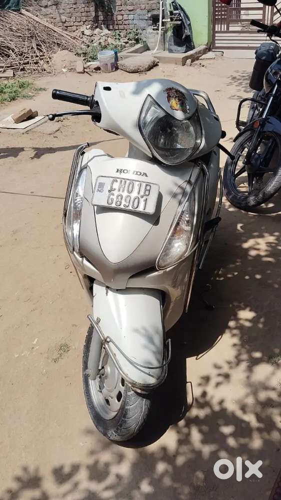 2016 model aviator in white colour