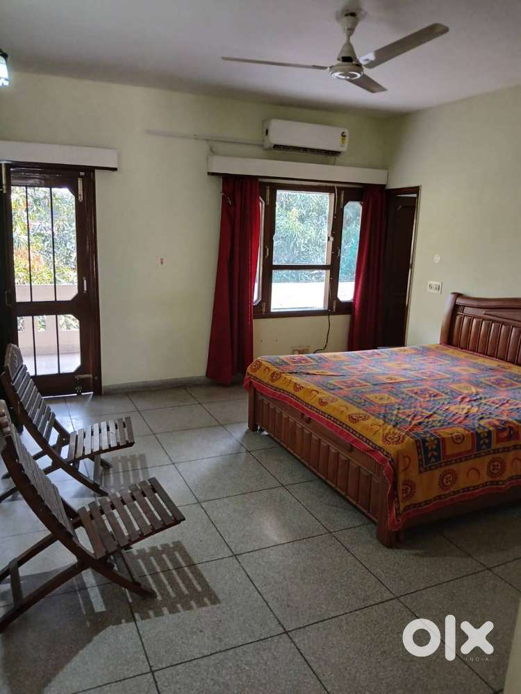 2Bhk, 2 Bathrooms 40,000 rent sector 36