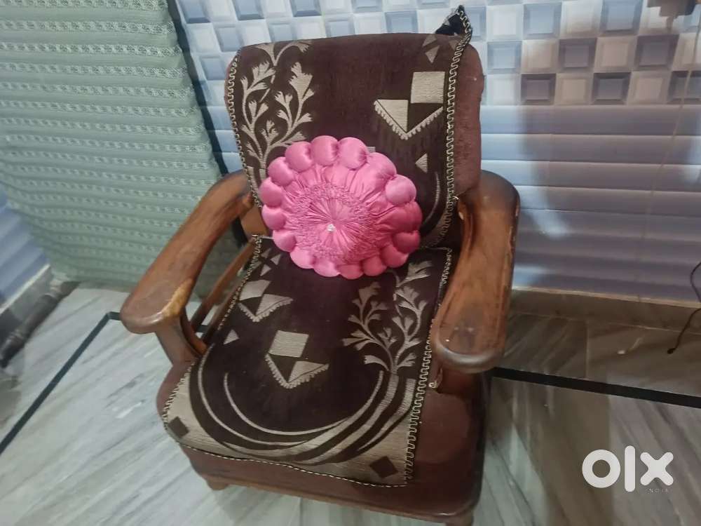 Sofa set sell Krna hai.