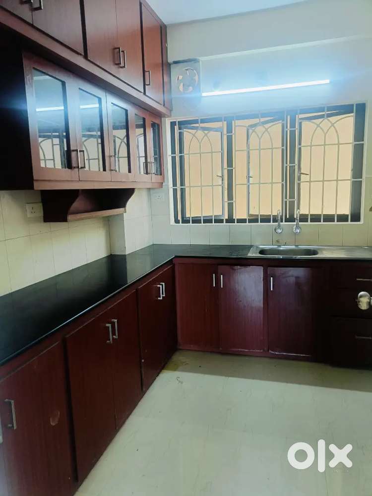 3 bhk semi furnished flat rent in kakkanad near infopark south gate