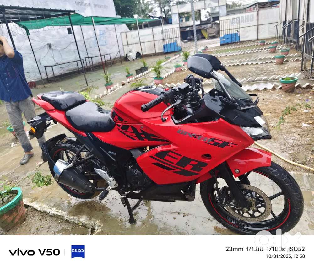 Suzuki Gixxer sf 150