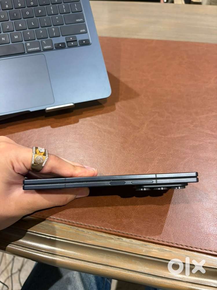 Fold 7 black 512 GB (indian) in warranty