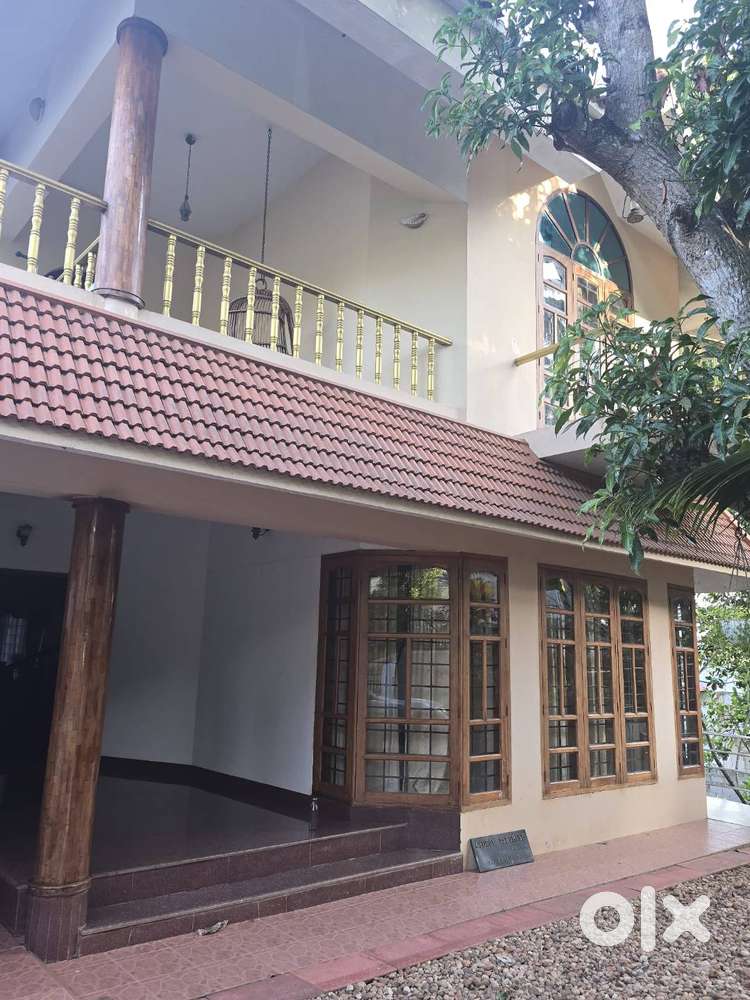 2 rooms with common bathroom available for rent in a 3bhk.