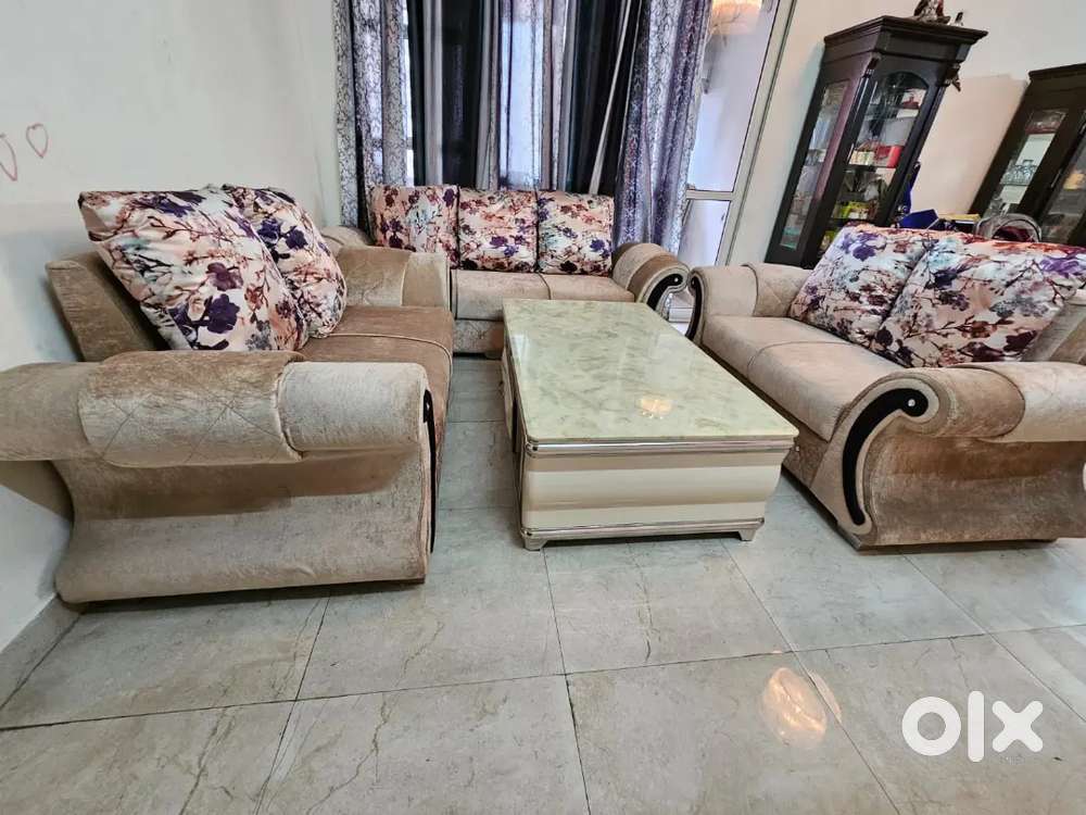 URGENT SELLING SOFA