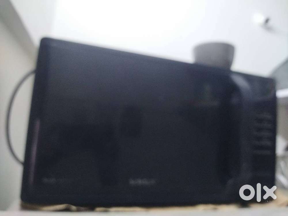 Samsung microwave in5.5k Gas stove four burner in 2500 at Andheri West