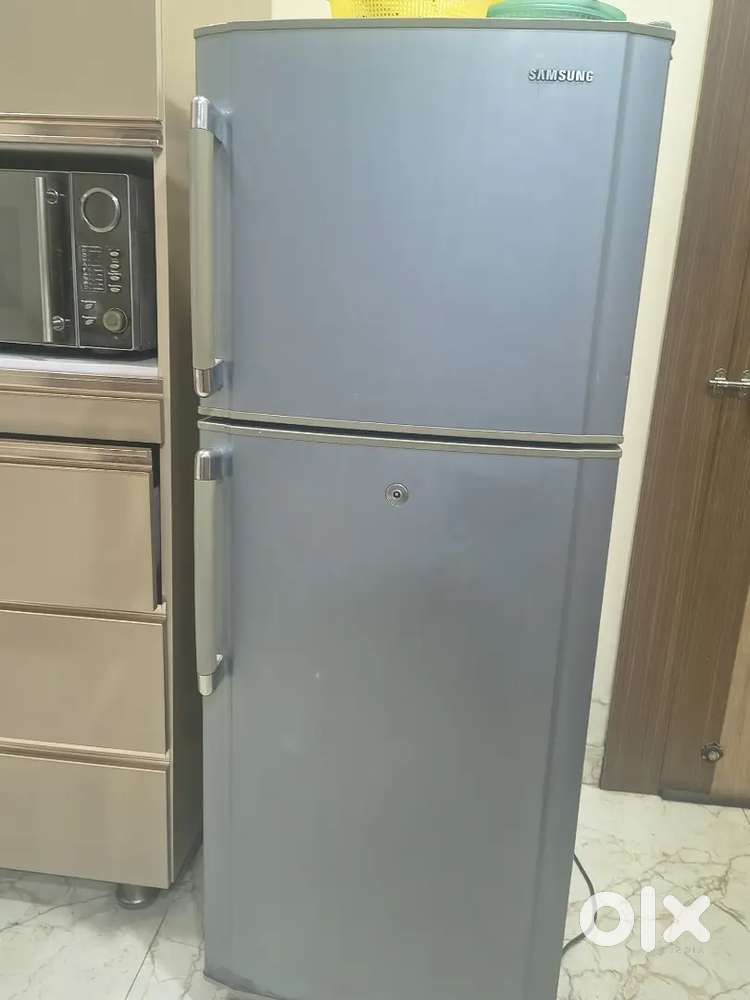 Samsung double door fridge in well maintained condition