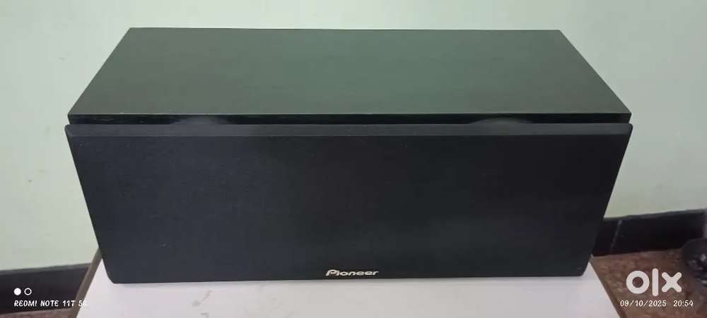 Center Speaker & Book Shelf Speakers