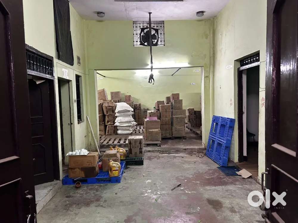 Ground floor hall for rent godown