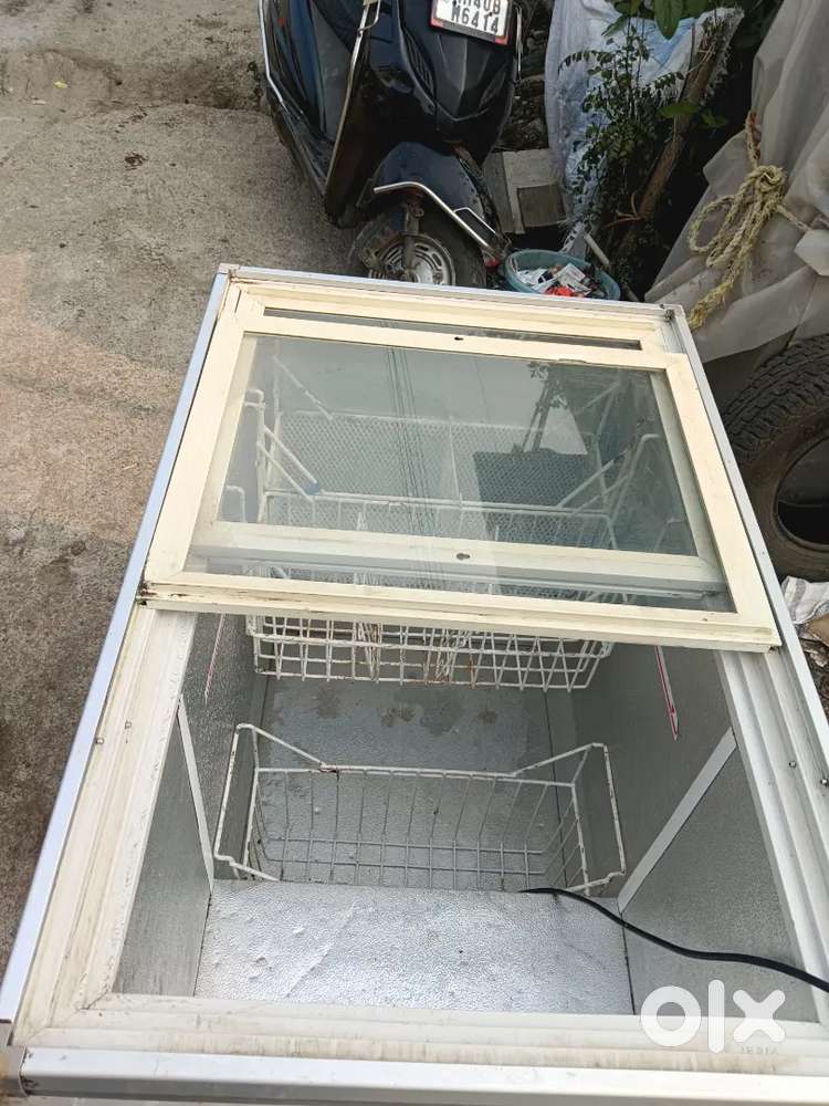 Icecream freezer and colddrink fridge
