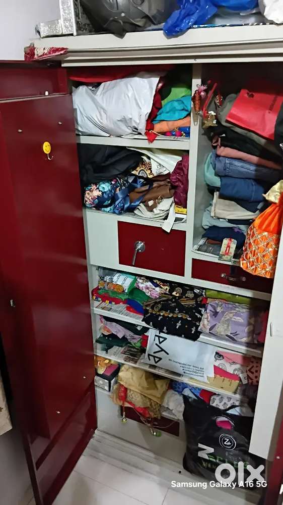 Tijori for sell urgent