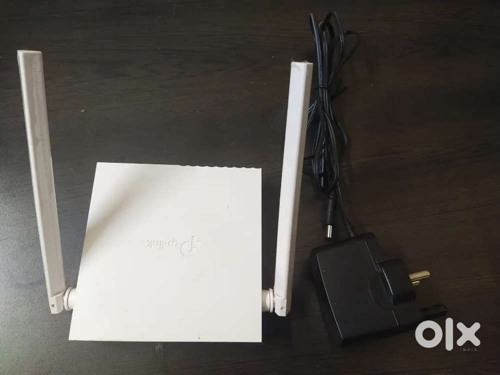 TP-Link TL-WR820N 300
Mbps Wireless Router (Wifi)