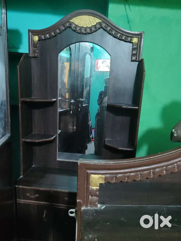 Dressing table for sale