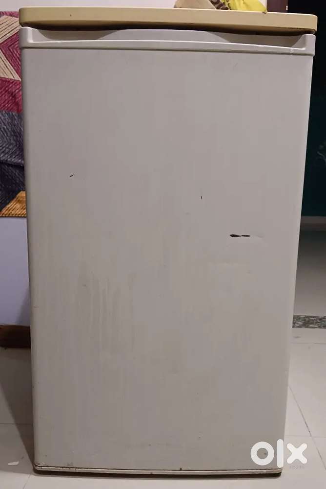 95 Litres Single Door Mini Fridge