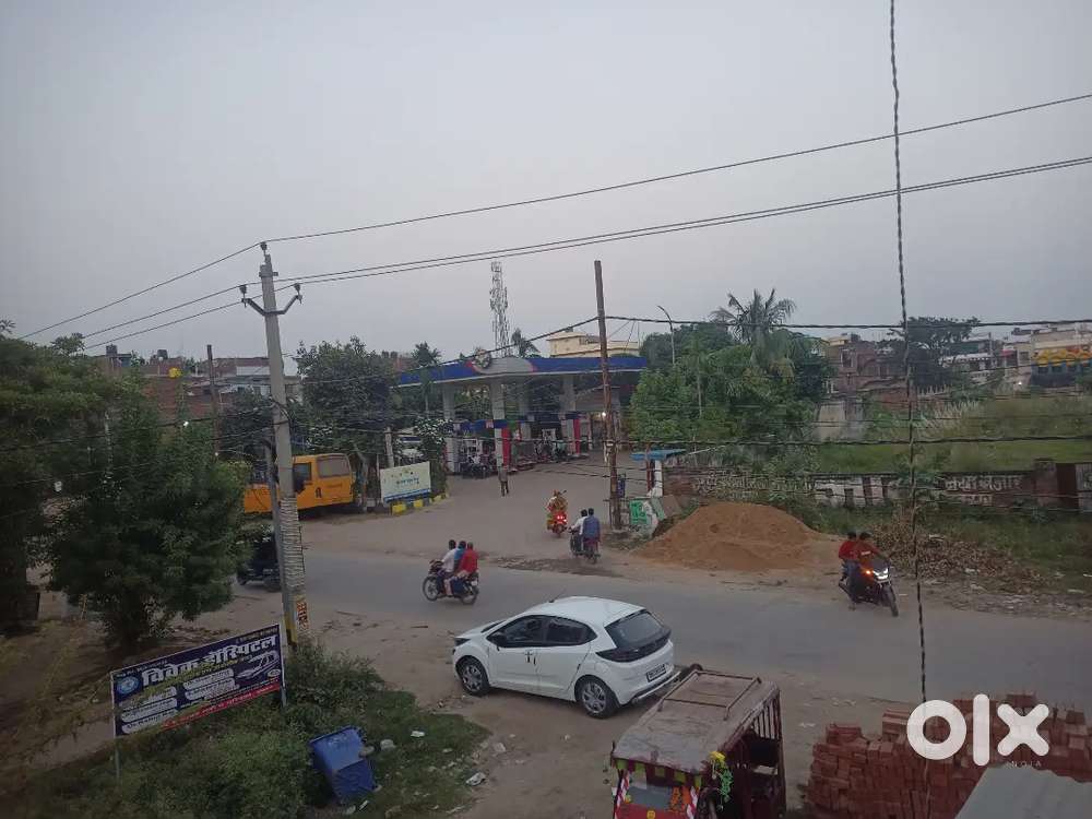 ITI फील्ड पेट्रोल पंप के, विवेक हॉस्पिटल के बगल में (मेन रोड पर)