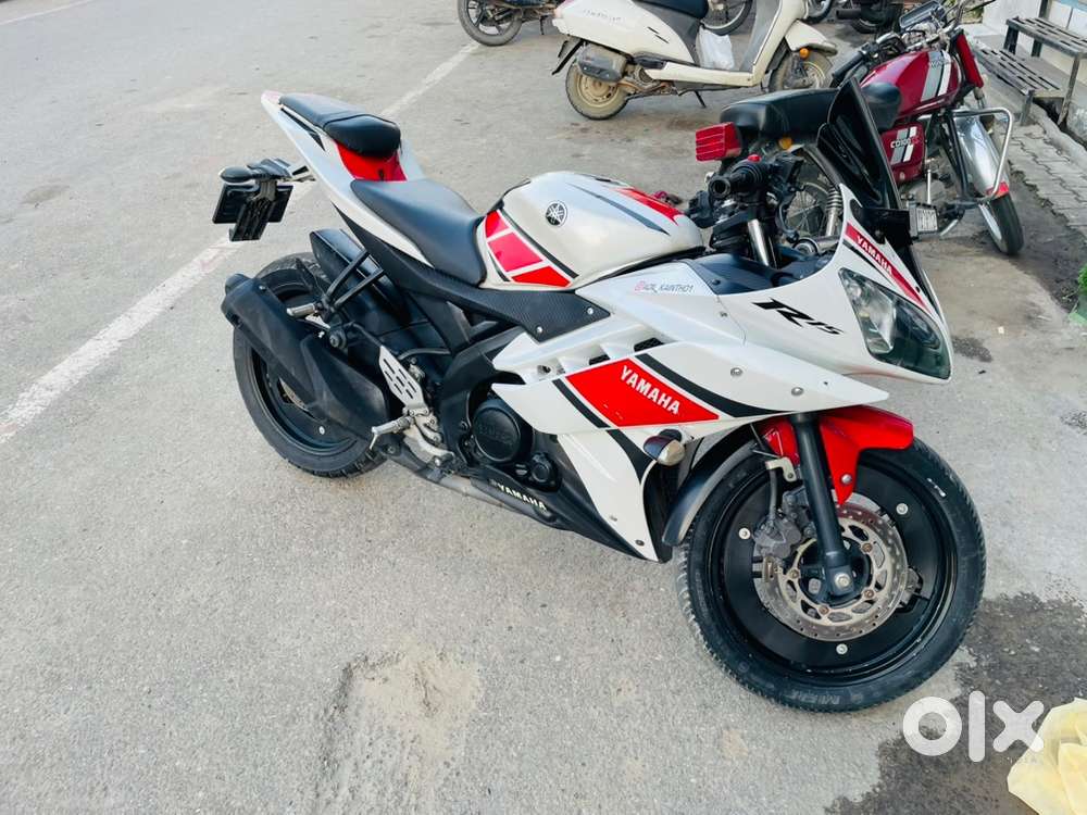 R15 v2 2014 modle good condition all papers complete