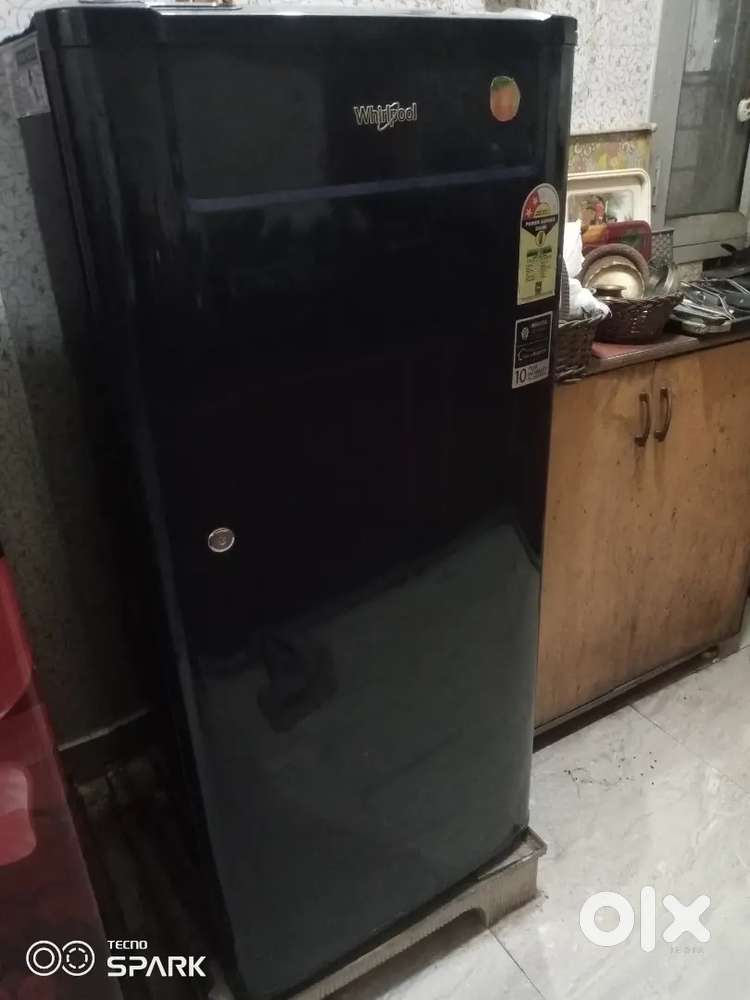 2 years old 190 literWhirlpool fridge good condition 2022 model