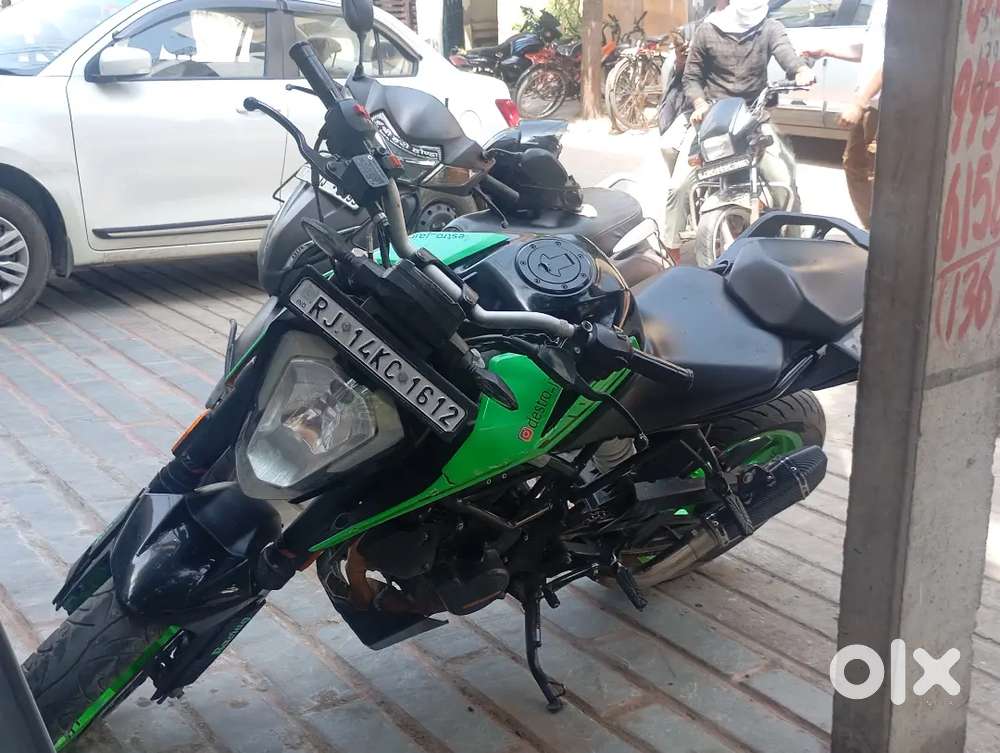 The 2022 model bs4 duke 200 green colour modified