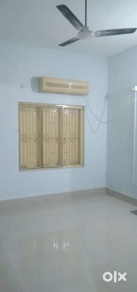 Family bachlar grals living room offce