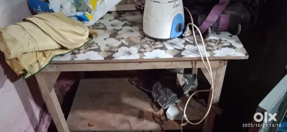 table Aur Counter bechana hai durare jagah  Shift bona hai