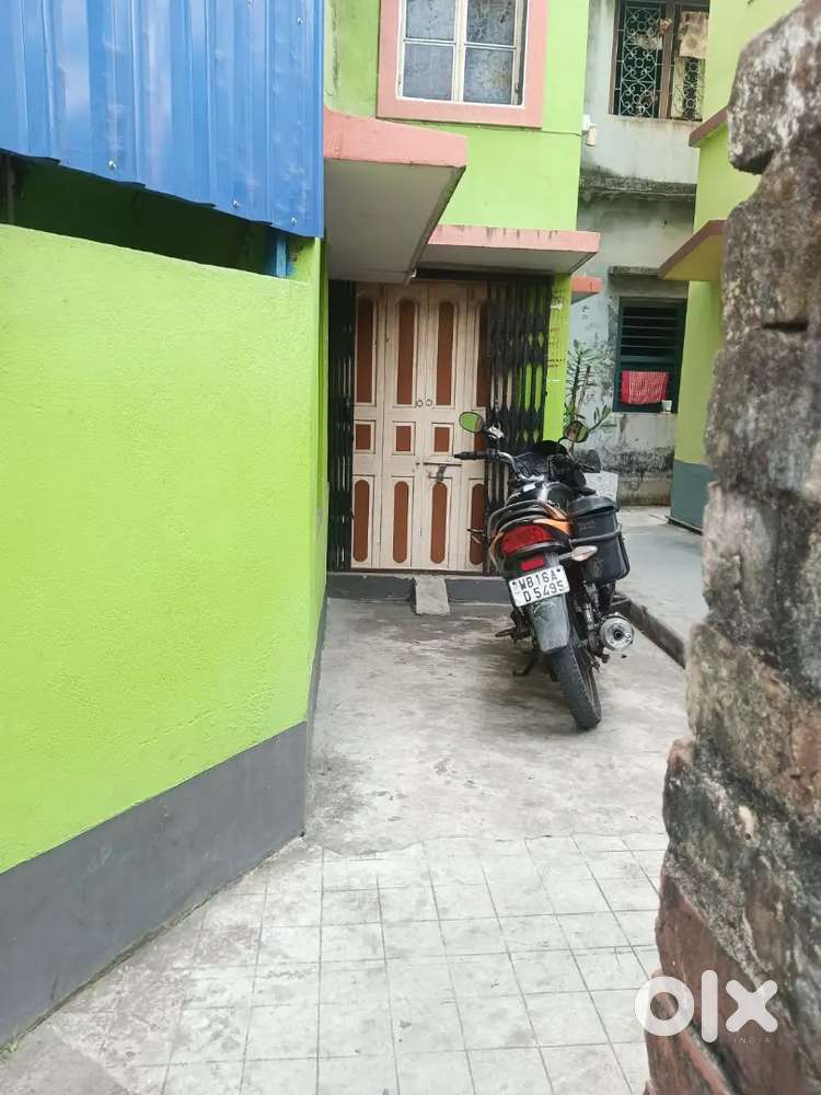 Very Urgent.. I sell my house..the area is Bhadreswar, Hoogly