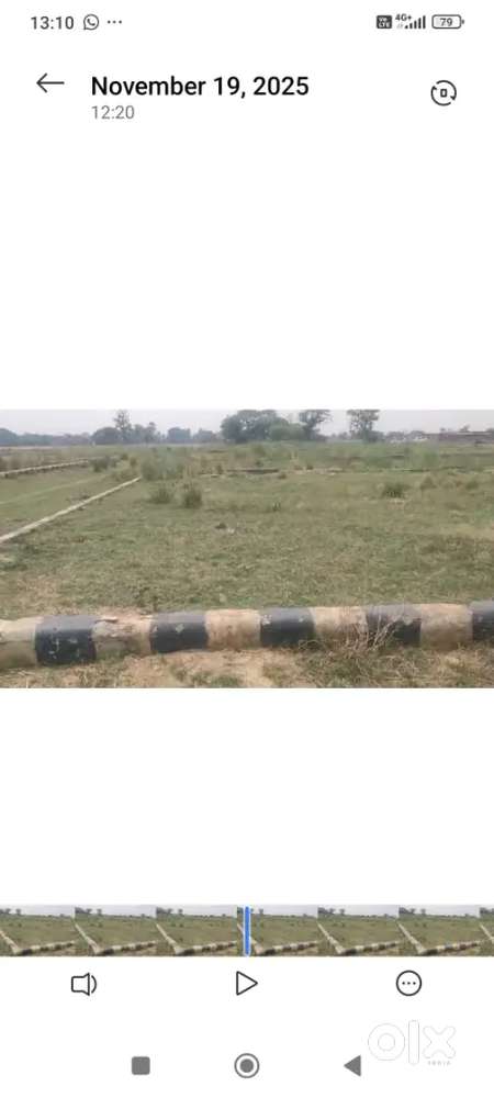 Ramswaroop university ke pass corner ka plot hai, samne park bhi hai