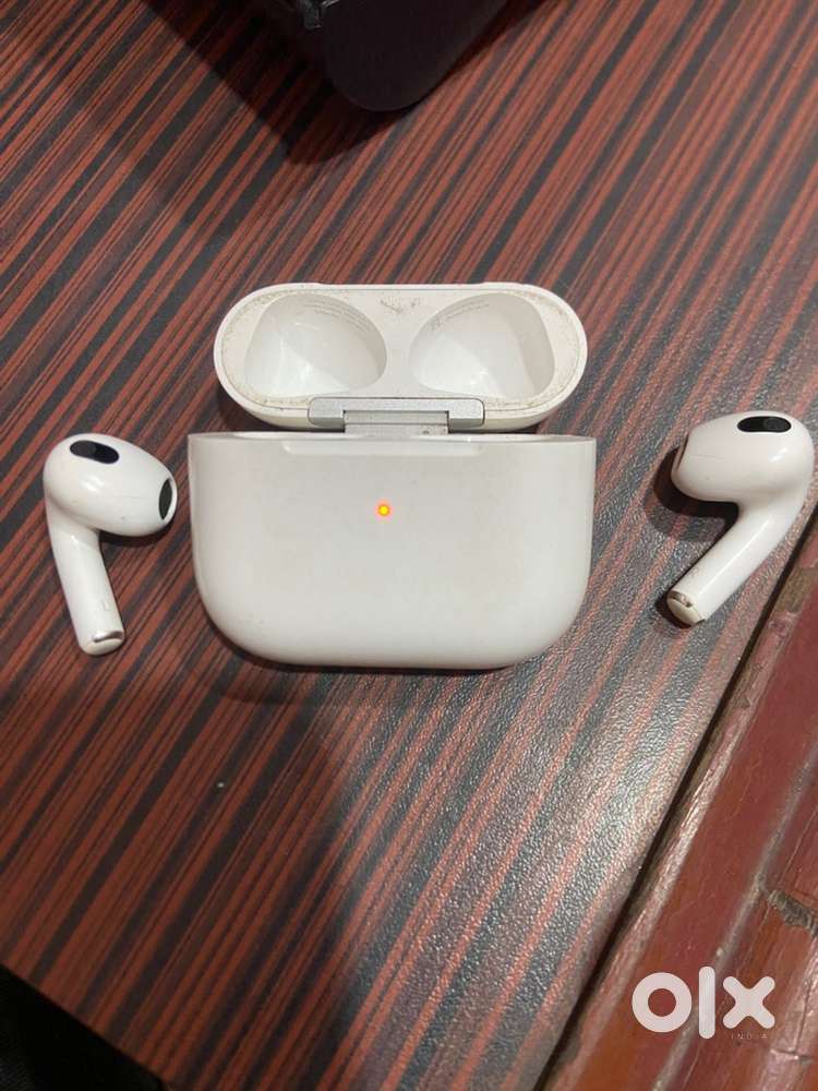 AirPods 3  Model A2526