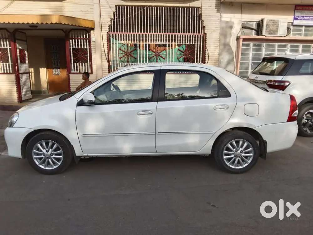 Need Driver Full Time Taxi car