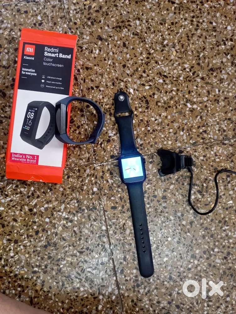 2 SMART WATCHES, VERY GOOD CONDITION WITH CHARGER CABLE