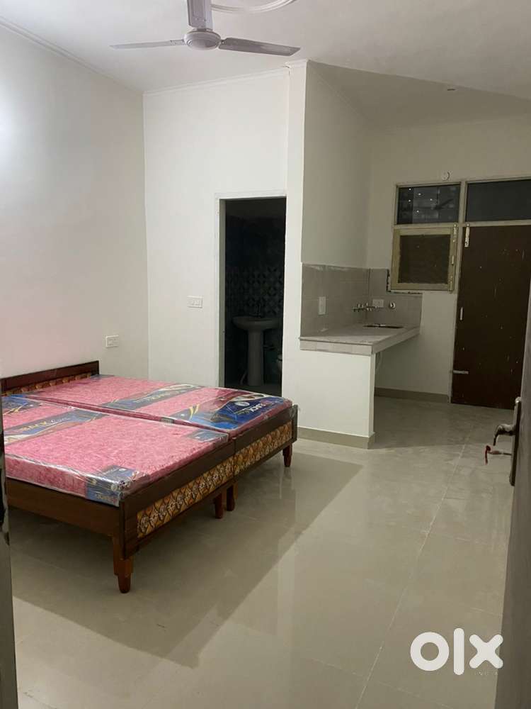 8 marla house for sale