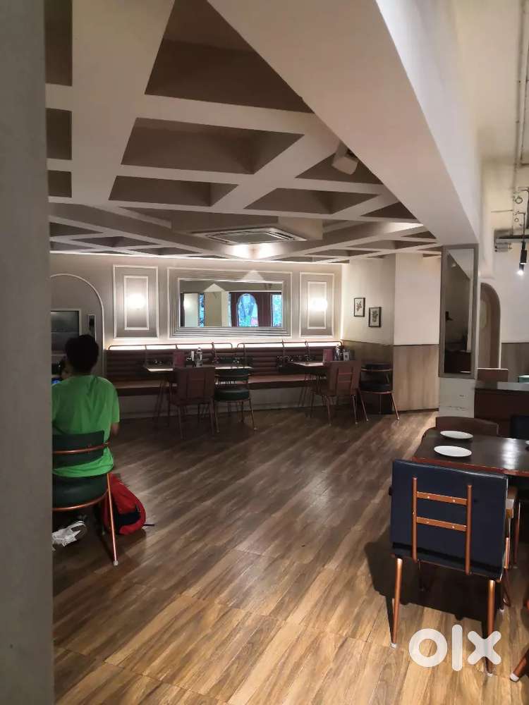 Male / female job restaurant food service/   captain / floor manager