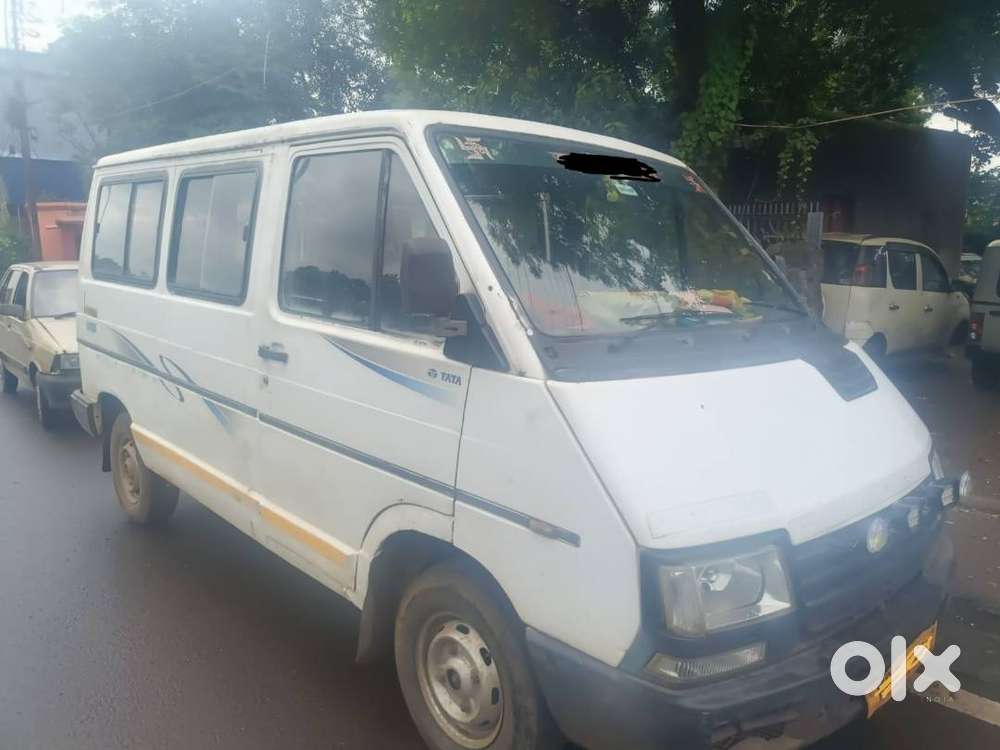 Tata Winger 14 seat. 2013