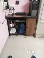 Computer table