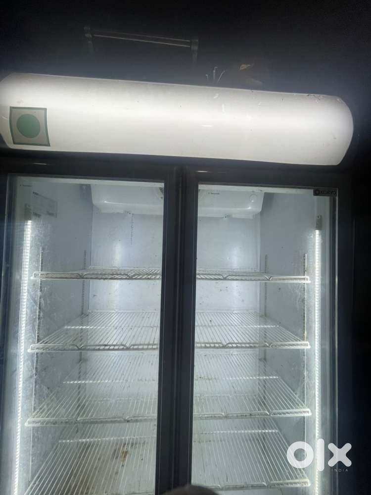 Display chiller frigde in mint condition 1000ltr