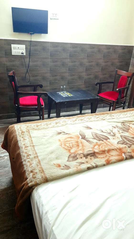 Indipendent rooms for boys and girls without security