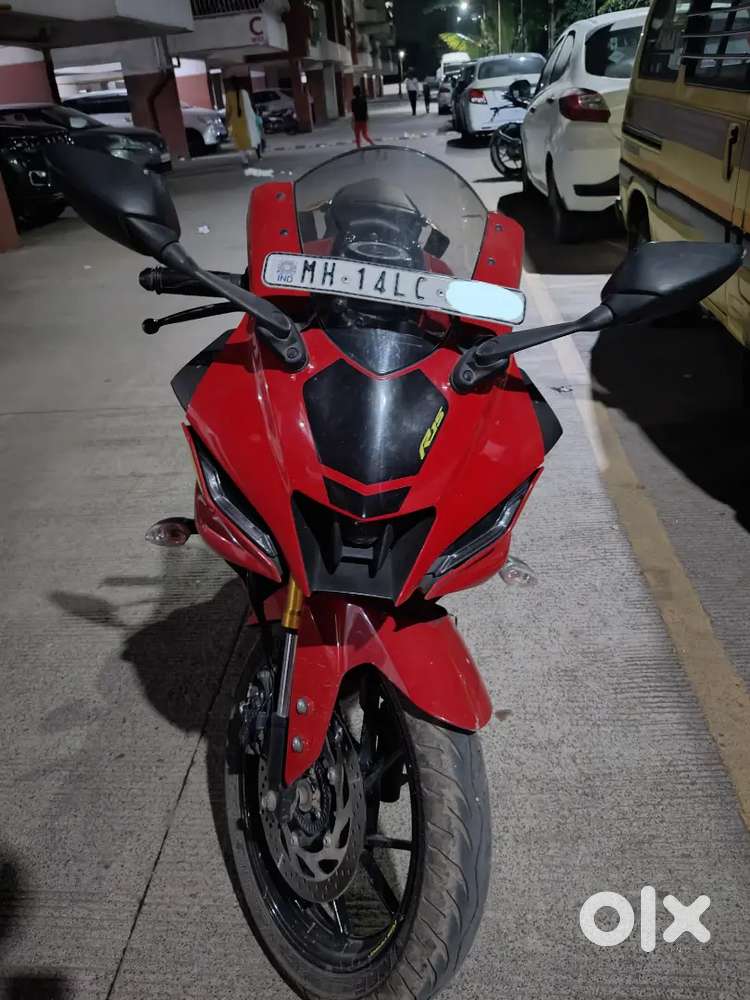 Yamaha R 15 red colour top condition