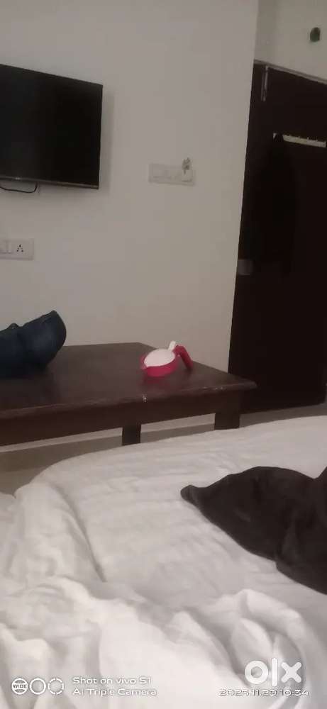 Need room boys urgently any body intersted send me msg or