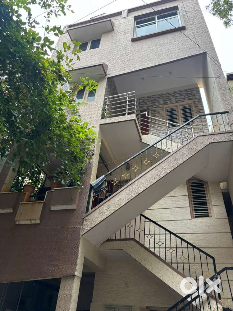 A kh property for sale near Abbayi Naidu studio bsk 3rd stage