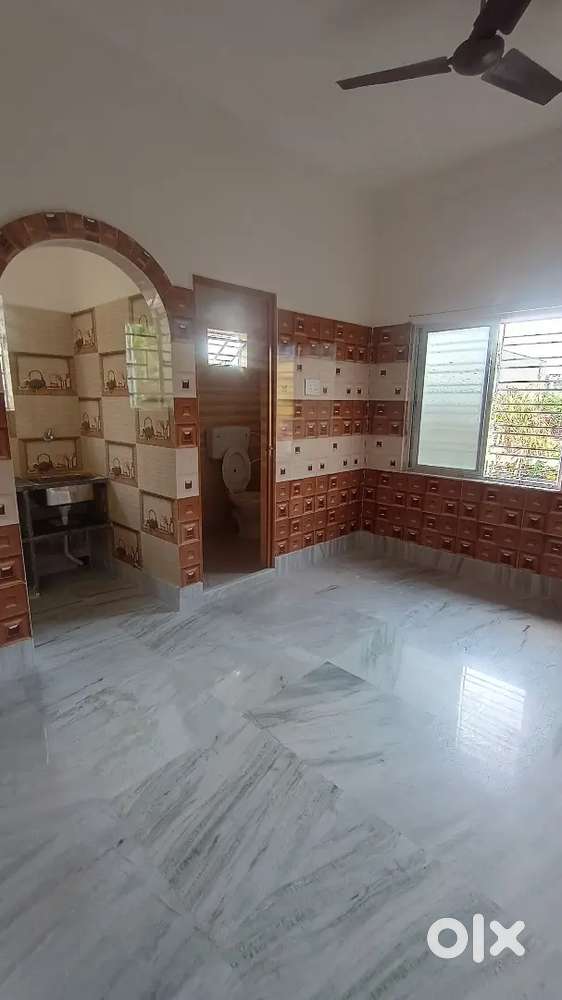 1rk rent kestopur dlf-1 to 10minit distance student allowed