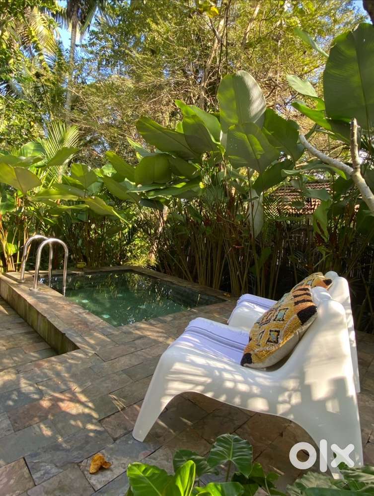 Guest service associate