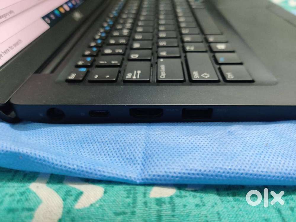 Dell Latitude 7390/16GB RAM/256GB SSD/Windows10/Lenovo BAG( New)