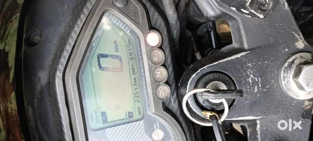 Pulsar 180 garat condition