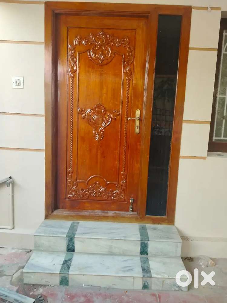 Very Airy, spacious, easily reachable to school, Bus stand , hospital