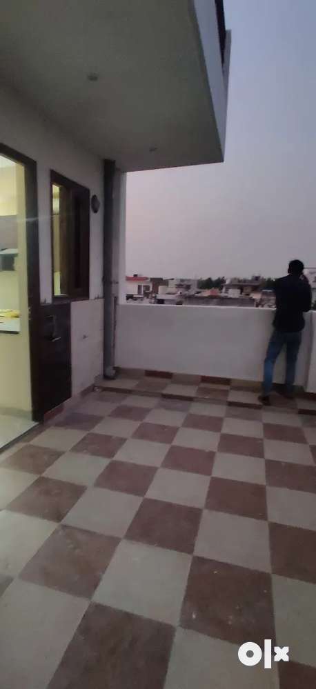 Newly build first entry fully furnished 2 bhk flat in sector 23