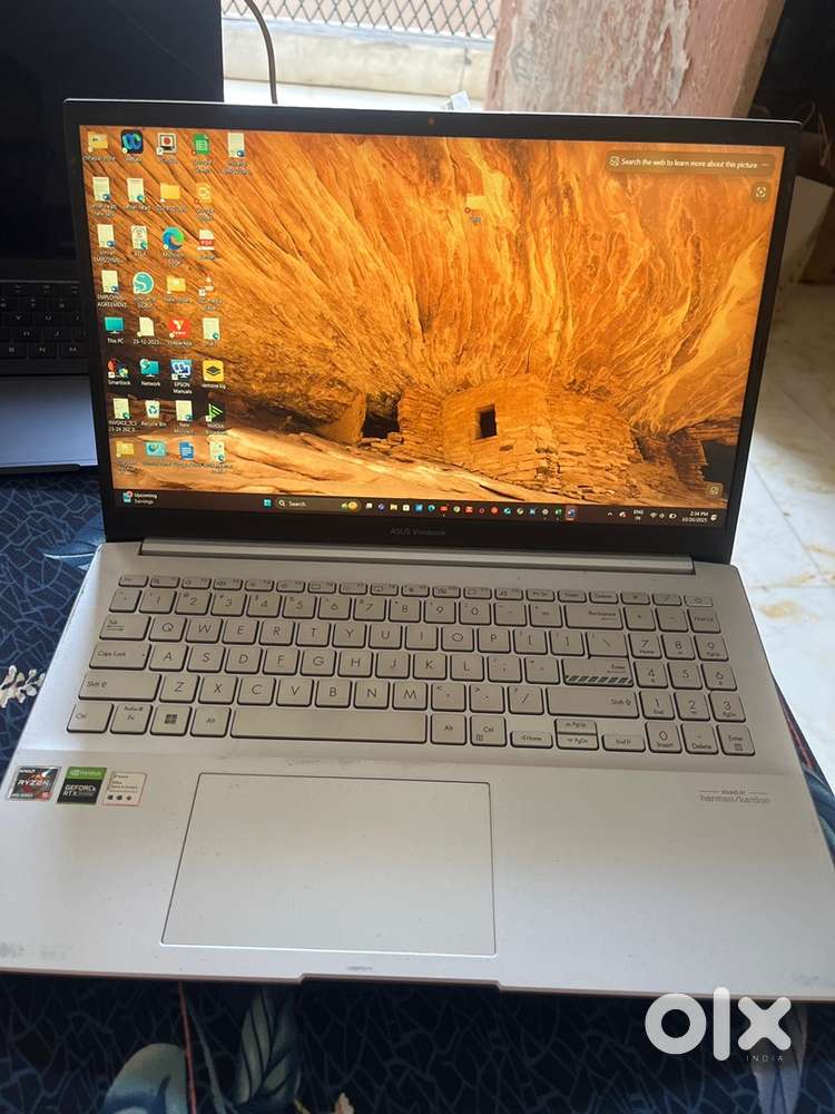 Asus vivobook 15 (under warranty till aug 2026)