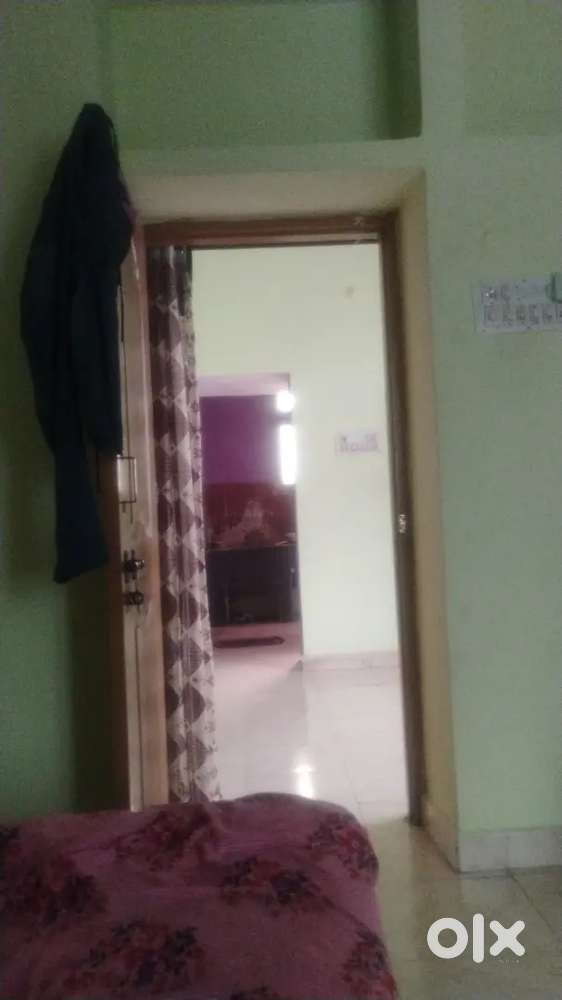 I am only one in room in sripuram call me intrested one share room