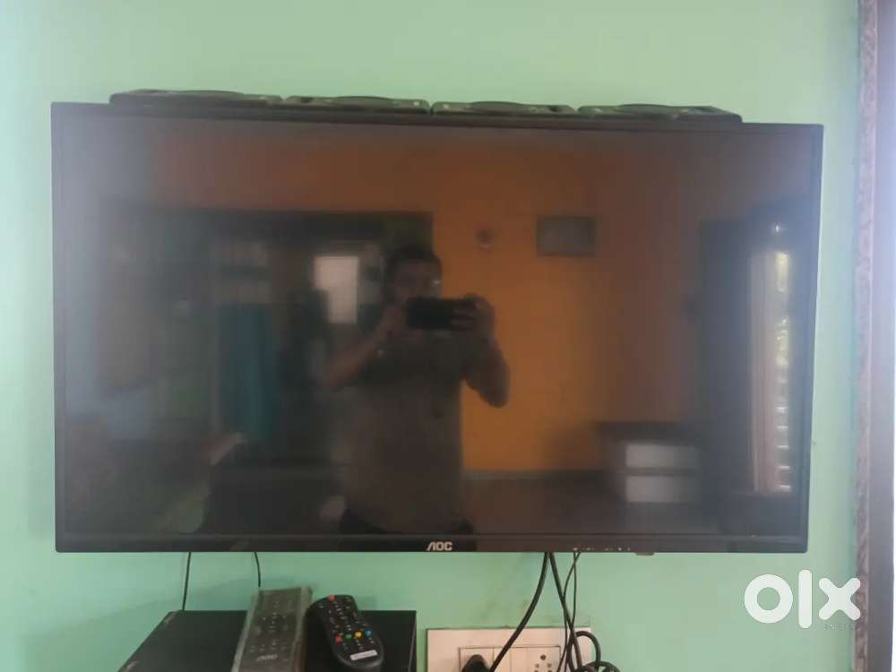 Urgent Selling 40ich AOC Tv
