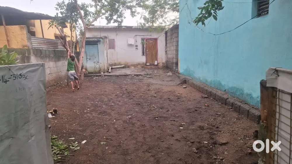 Plot selling&Tirupati AutoNagar(small hous,current bill,house tax avai