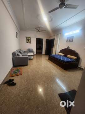 1 bhk park facing fully furnished corner flat with 2 washrooms