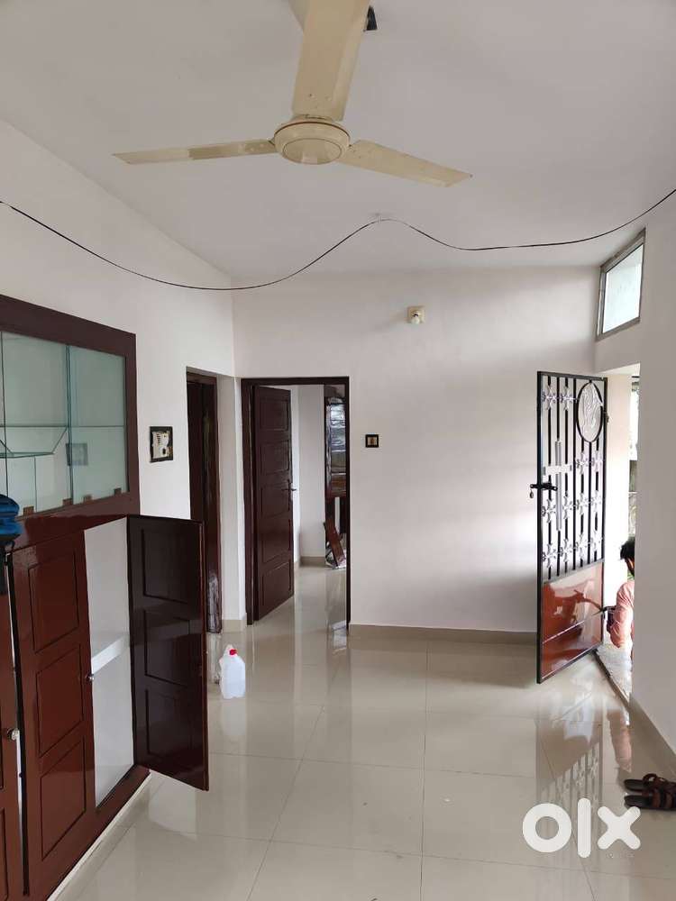 2 BHK Unfurnished Upstair Unit for rent in Pattom